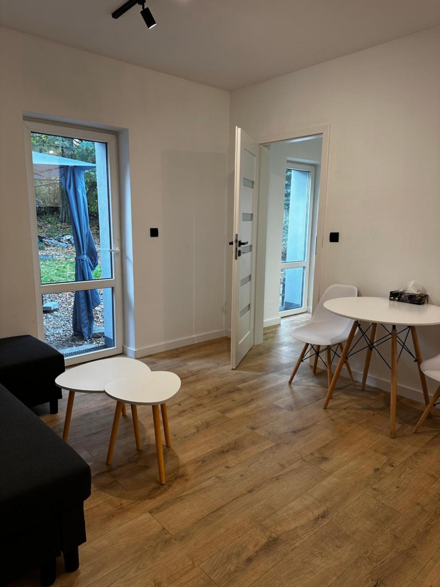Apartment Nowoczesny Z Ogrodem *